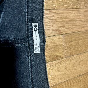 Still brand new only worn once,size is medium/large w -11/30 size length